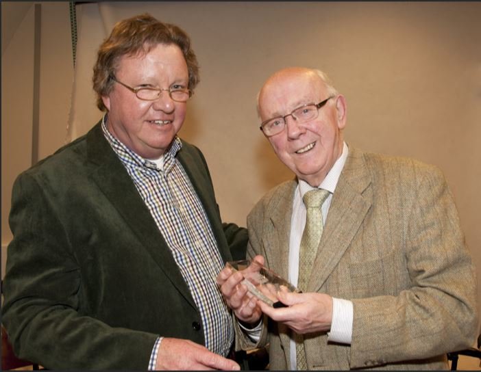 Ad van Erven (rechts) overleden
